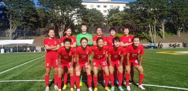 但其实自去年徐峥的院线转线上开始，;春节档就已经被重新定义了